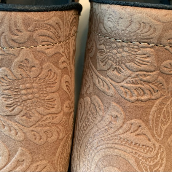 Bjork shoes | Swedish comfort | brown tooled floral clog mu|e | Size 9 Eur 39-40 - Picture 2 of 16